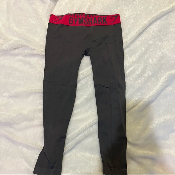 FIT SEAMLESS CROPPED LEGGINGS - Picture 3 of 3